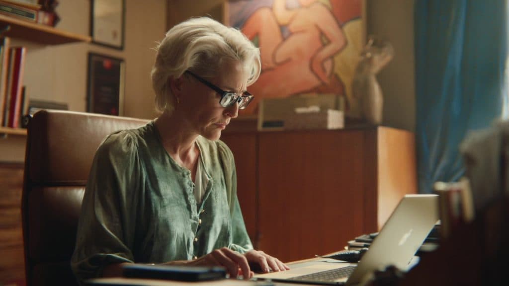 Xem phim Sex Education, tôi tháo hết camera giám sát trong nhà: Bao lâu nay tôi đã nhầm khái niệm "an toàn" và "giám sát"- Ảnh 2.