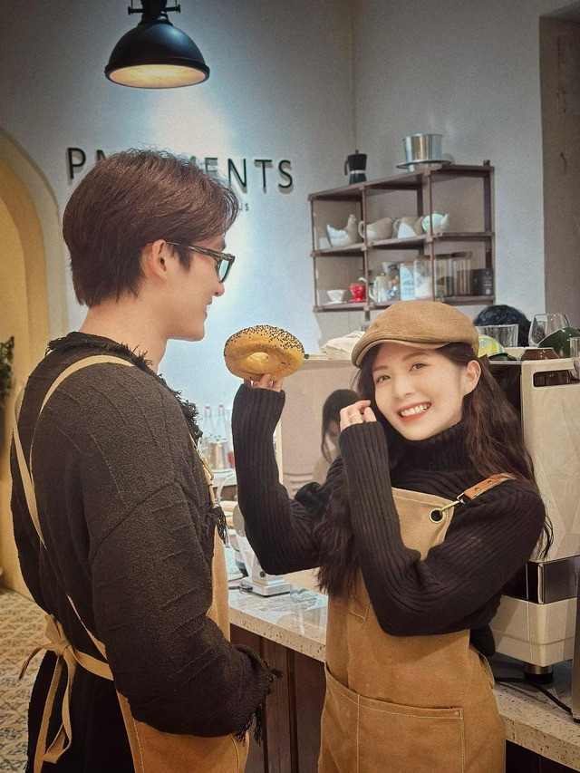 5 cặp đ&ocirc;i phim giả t&igrave;nh thật đẹp nhất Việt Nam: Trấn Th&agrave;nh - Hari Won xếp thứ 2, hạng 1 đ&uacute;ng chuẩn "ti&ecirc;n đồng ngọc nữ"- Ảnh 9.