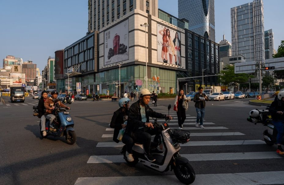 Buồn của tỉnh có GDP cao hơn Hàn Quốc: Tung tiền tỷ khuyến mại nhưng người dân thờ ơ giữ chặt hầu bao, nguy cơ mất vị thế hàng thập kỷ- Ảnh 1.