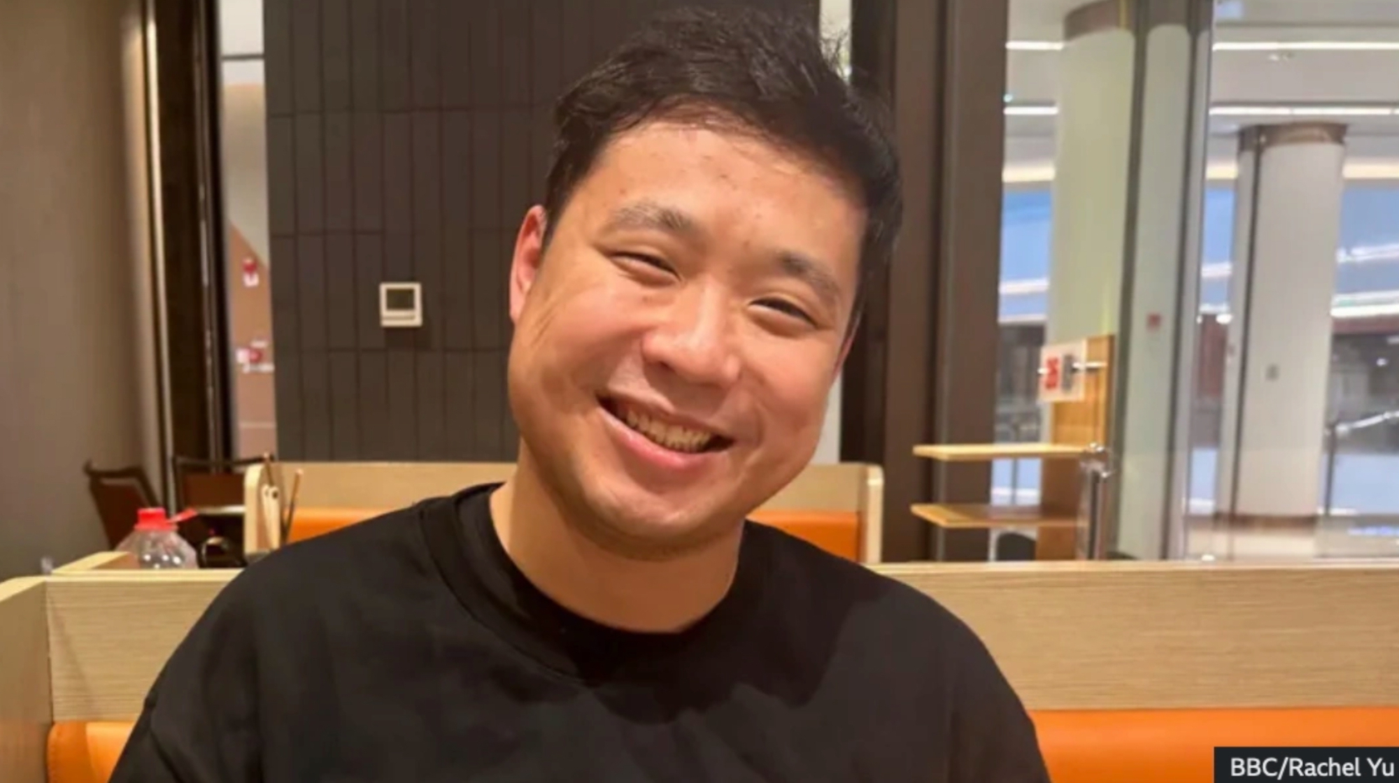 Thạc sĩ tài chính đi bưng lẩu, kỹ sư điện tử đi làm diễn viên quần chúng, tiến sĩ đi rửa bát thuê: Cơn ác mộng mang tên “thừa bằng cấp, thiếu việc làm” ở xứ tỷ dân- Ảnh 2.