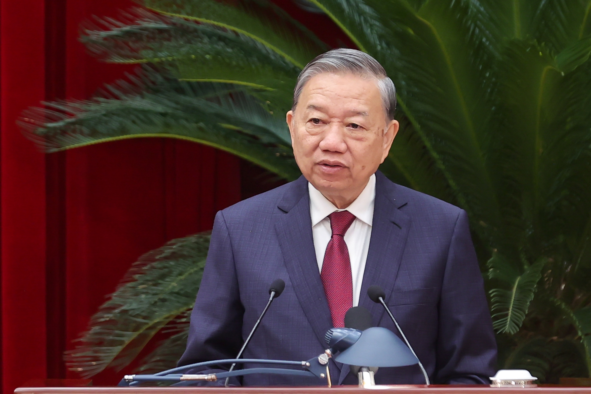 Trung Ương thống nhất nhân sự giới thiệu tham gia Bộ Chính trị, Ban Bí thư khóa XIV- Ảnh 1.