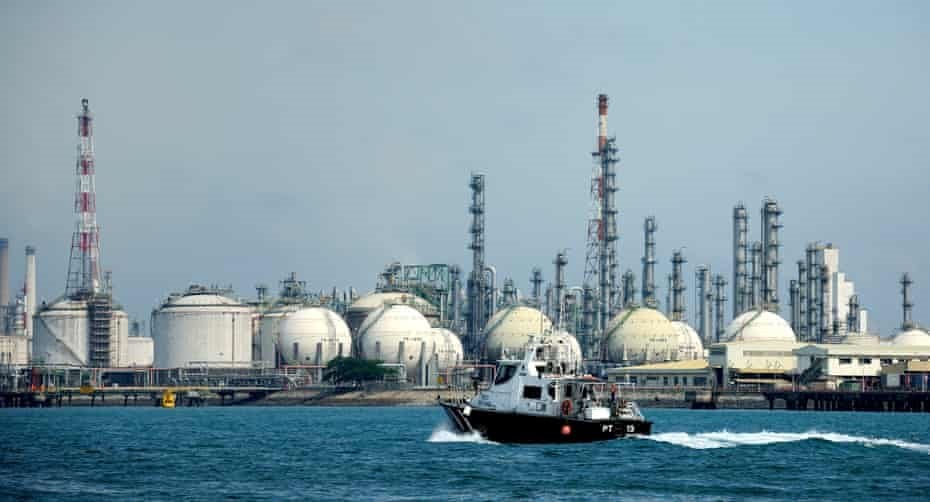 Bất ngờ với khách hàng âm thầm mua dầu Nga suốt 3 năm qua: Nhập hơn 3 triệu tấn dù mạnh tay áp lệnh trừng phạt Moscow theo Mỹ, cung cấp nhiên liệu Nga cho cả lực lượng quốc phòng- Ảnh 1.