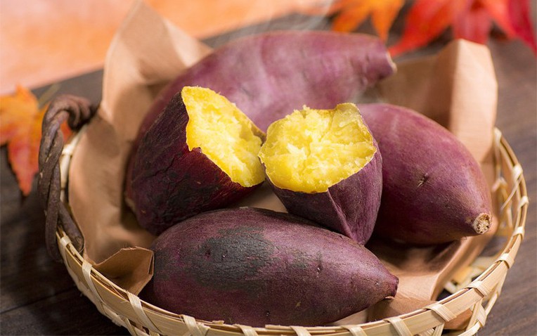 2 loại 'đại kỵ' với khoai lang, kết hợp sai dễ đầy bụng, hại dạ dày mà nhiều người vẫn vô tư ăn!- Ảnh 1.