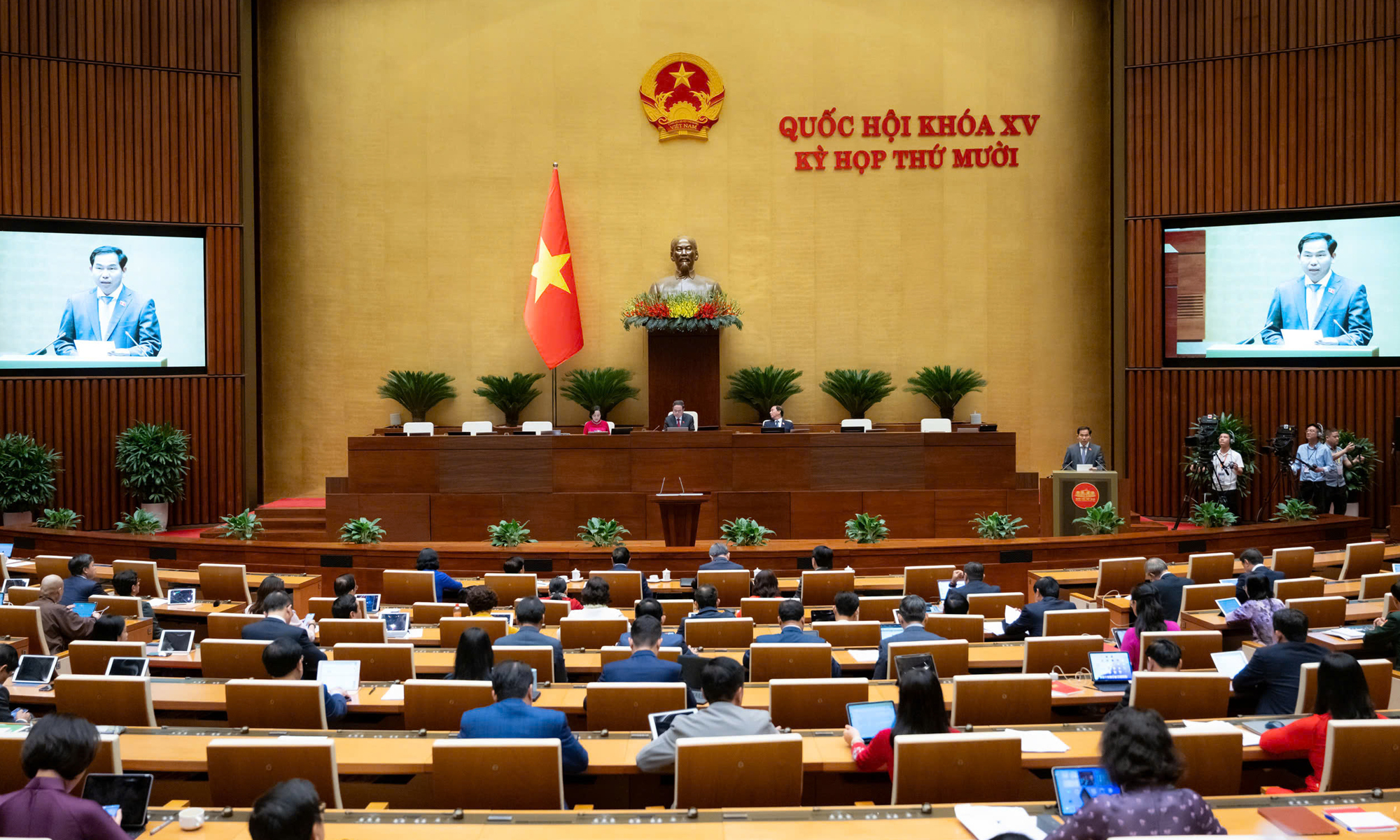 Quốc hội phê chuẩn một số Phó Chủ tịch, Ủy viên Hội đồng Bầu cử quốc gia- Ảnh 1.