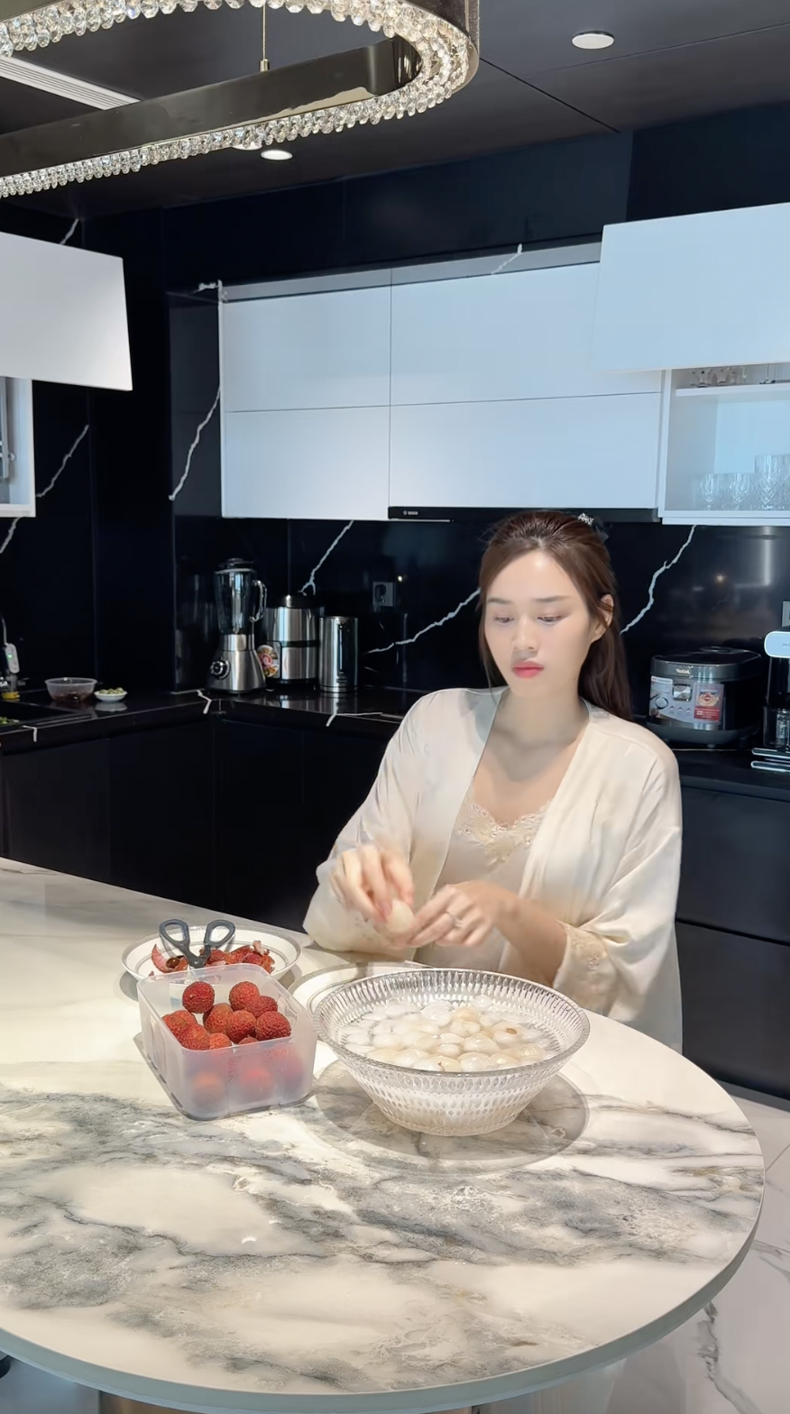 Bên trong căn nhà Viết Vương và Hoa hậu Đỗ Hà sẽ ở sau khi cưới- Ảnh 2. Bên trong căn nhà Viết Vương và Hoa hậu Đỗ Hà sẽ ở sau khi cưới- Ảnh 2.