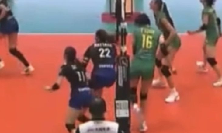 Sao tuyển Việt Nam cao 1m93 bị fan Thái công kích, tố cố tình "triệt hạ" sao Thái Lan trước SEA Games- Ảnh 1. Sao tuyển Việt Nam cao 1m93 bị fan Thái công kích, tố cố tình "triệt hạ" sao Thái Lan trước SEA Games- Ảnh 1.