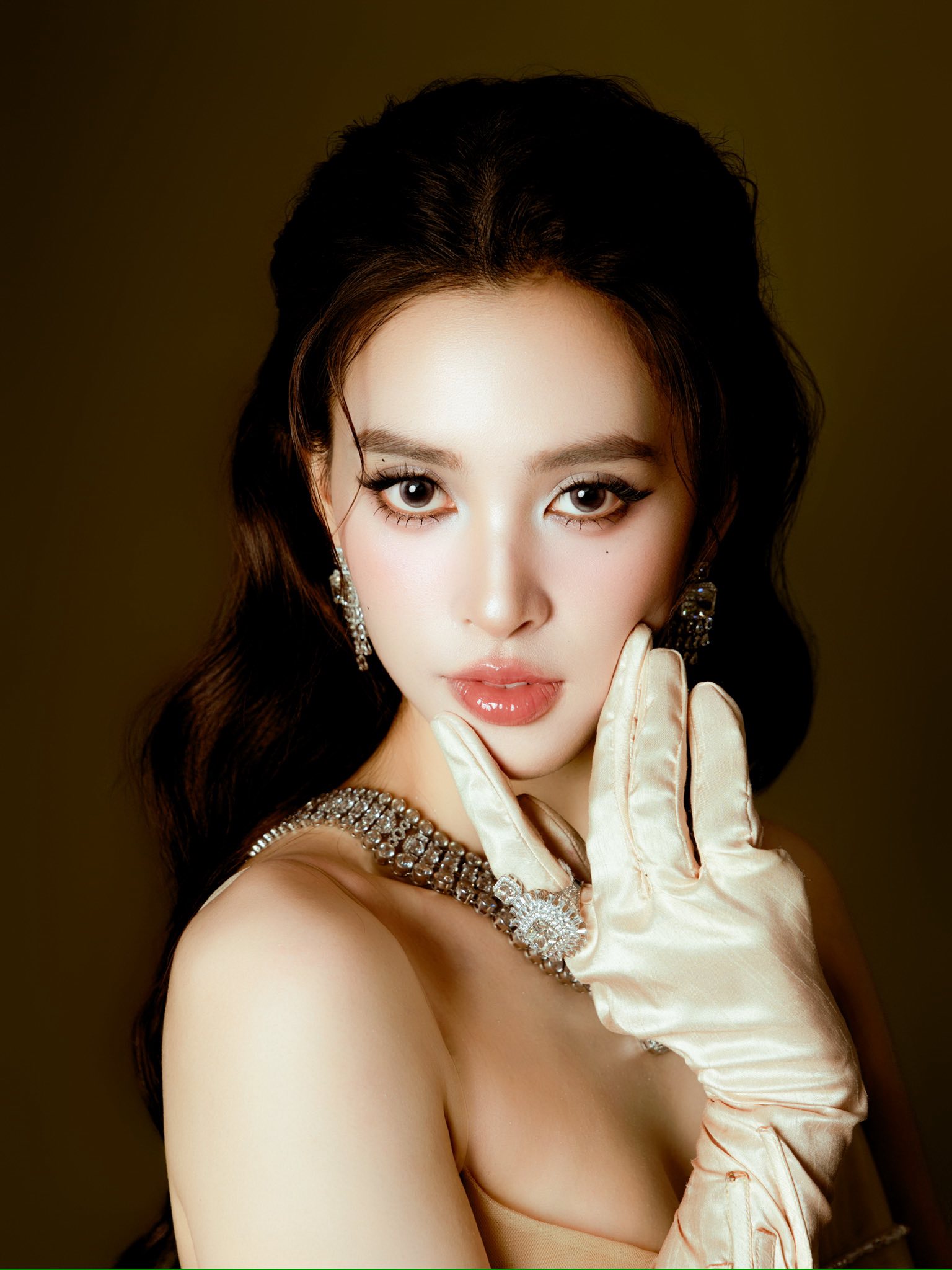 Hoa hậu Tiểu Vy lộ đôi chân bầm tím, dân mạng lo lắng về tình trạng sức khỏe- Ảnh 3.