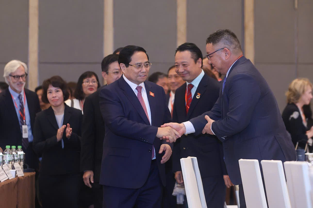 Thủ tướng: Kinh tế Việt Nam đủ sức chống chịu trước các cú sốc - Ảnh 1.