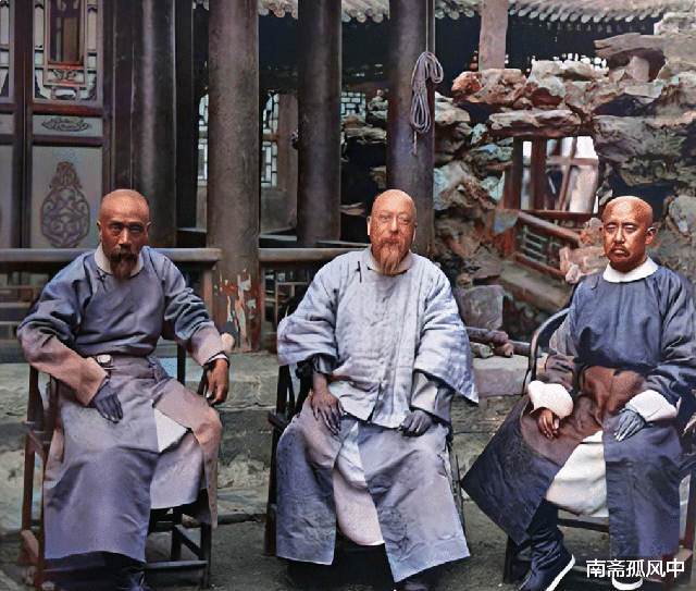 Bộ ảnh hiếm chụp thời nh&agrave; Thanh hơn 100 năm trước: Ngỡ ng&agrave;ng trước nhan sắc giai nh&acirc;n đứng cạnh Từ Hi Th&aacute;i hậu- Ảnh 8.