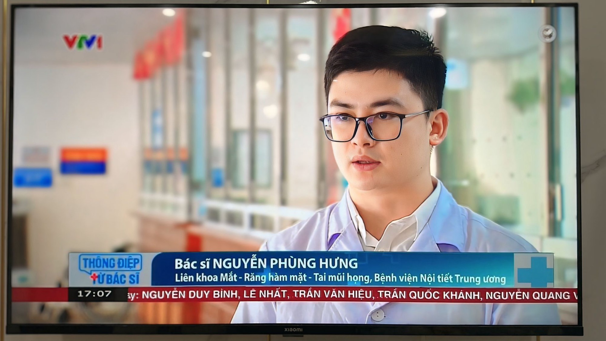 Cựu th&iacute; sinh Olympia visual như nam thần, giờ l&agrave; b&aacute;c sĩ 4 lần l&ecirc;n truyền h&igrave;nh, vợ đẹp tiết lộ: "Khoe ảnh vui vui, ai d&egrave;... HOT"- Ảnh 2.