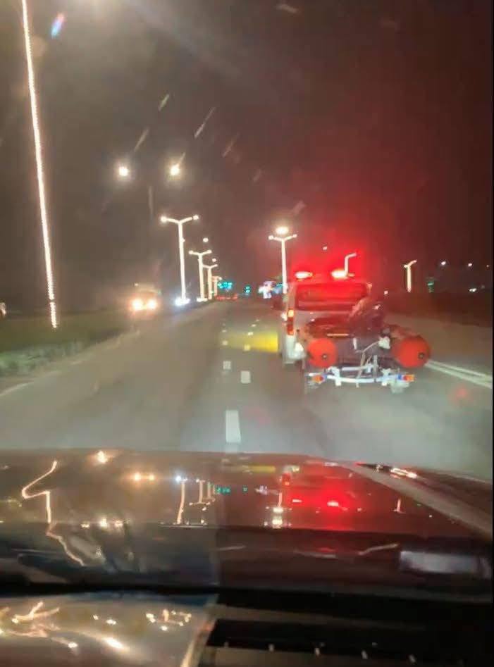 Ch&uacute; rể mất t&iacute;ch b&iacute; ẩn đ&uacute;ng ng&agrave;y đ&oacute;n d&acirc;u: Xuy&ecirc;n đ&ecirc;m t&igrave;m kiếm, c&aacute;c đội cứu hộ mang cano đến hỗ trợ- Ảnh 3.