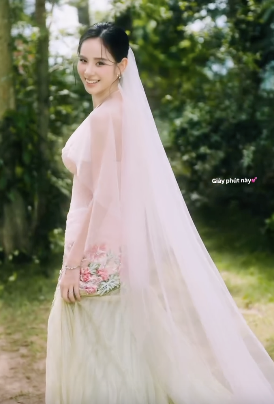 Thêm 1 mỹ nhân Việt công khai ảnh cưới với thiếu gia tập đoàn lớn!- Ảnh 2.