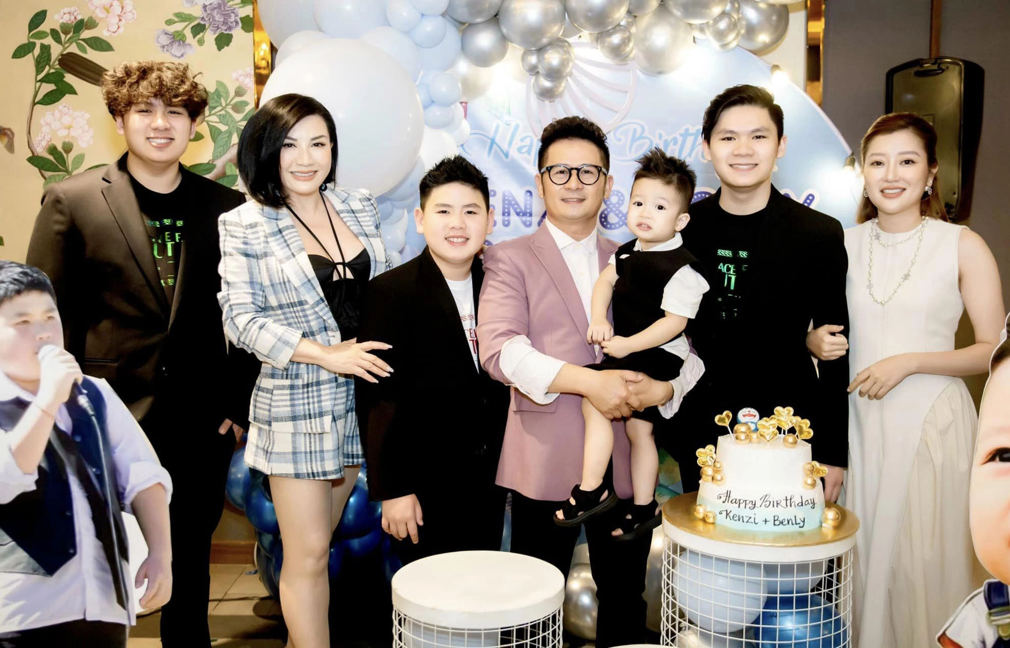 Nam ca sĩ sở hữu biệt thự 2.000 m2 ở Mỹ và Việt Nam: Ngoài 50 hôn nhân viên mãn bên vợ kém 17 tuổi- Ảnh 2.