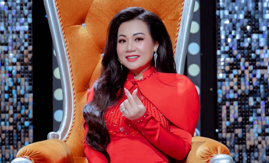 Nữ ca sĩ Bolero vừa tốt nghiệp cử nhân luật nói lý do ngày càng ít show- Ảnh 1.