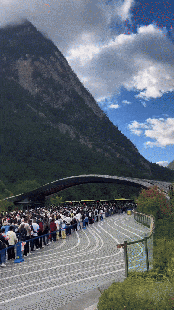 Khách Việt kể chuyện du lịch điểm nổi tiếng ở Trung Quốc, nhận xét: "Đi rồi mới biết là kiếp nạn!"- Ảnh 1.