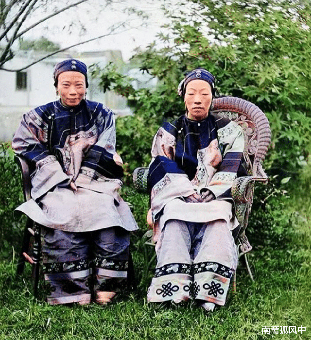 Bộ ảnh hiếm chụp thời nh&agrave; Thanh hơn 100 năm trước: Ngỡ ng&agrave;ng trước nhan sắc giai nh&acirc;n đứng cạnh Từ Hi Th&aacute;i hậu- Ảnh 7.