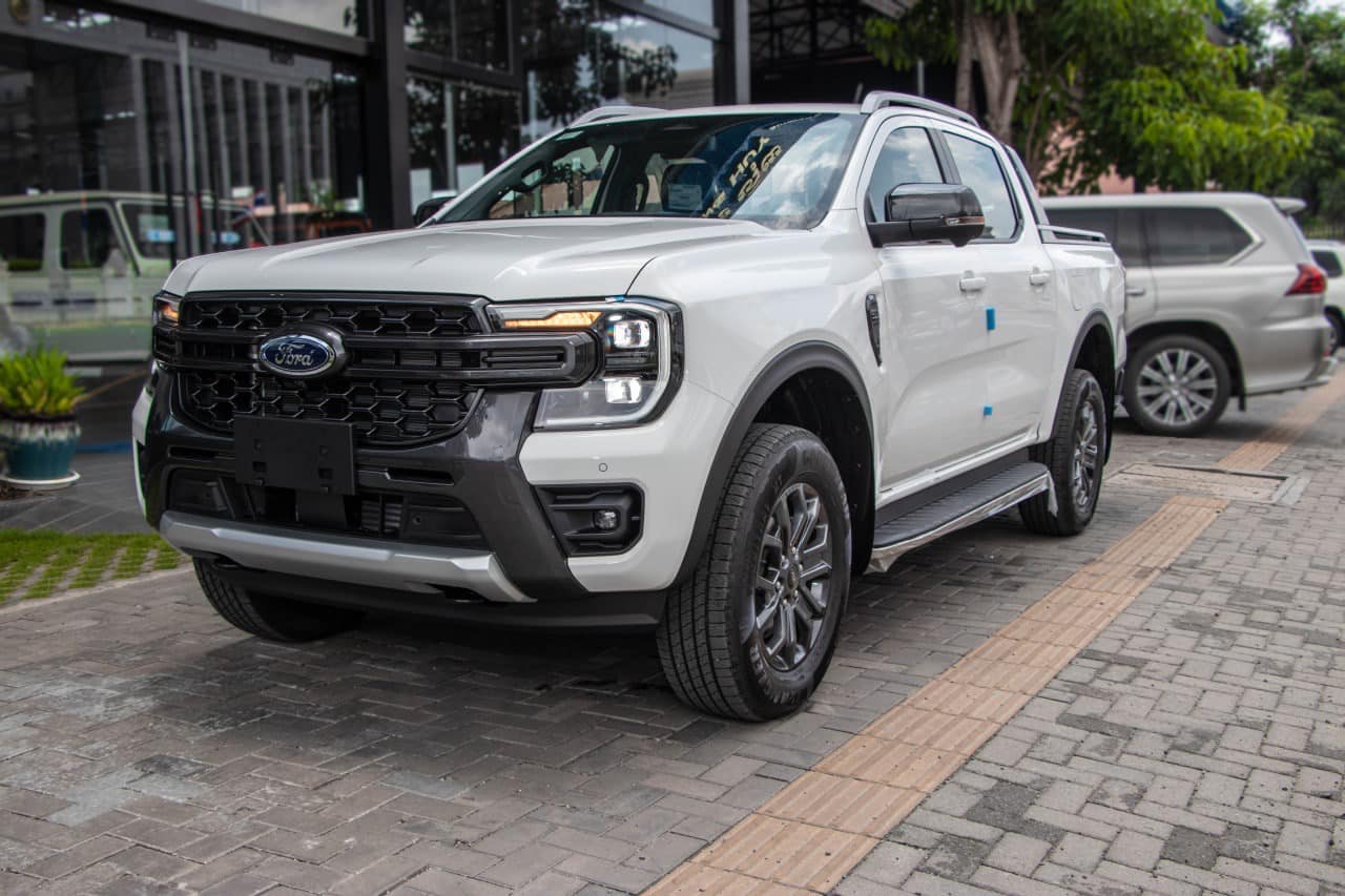 Ford Ranger giảm giá mạnh tại đại lý: Bản Wildtrak, Raptor giảm tới 120 triệu đồng, bản ‘base’ còn rẻ hơn Hilux- Ảnh 2.