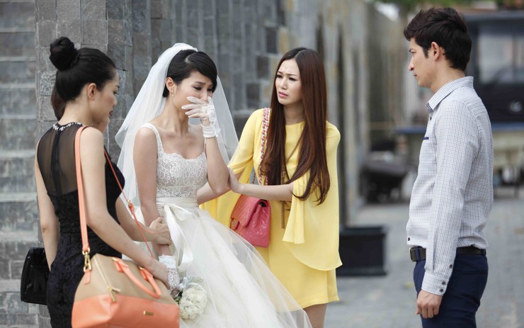 S&aacute;t ng&agrave;y cưới, mẹ chồng đ&ograve;i n&oacute;i chuyện ri&ecirc;ng về "qu&aacute; khứ của con d&acirc;u", c&ocirc; g&aacute;i c&oacute; m&agrave;n xử l&yacute; n&eacute;t hơn phim- Ảnh 1.