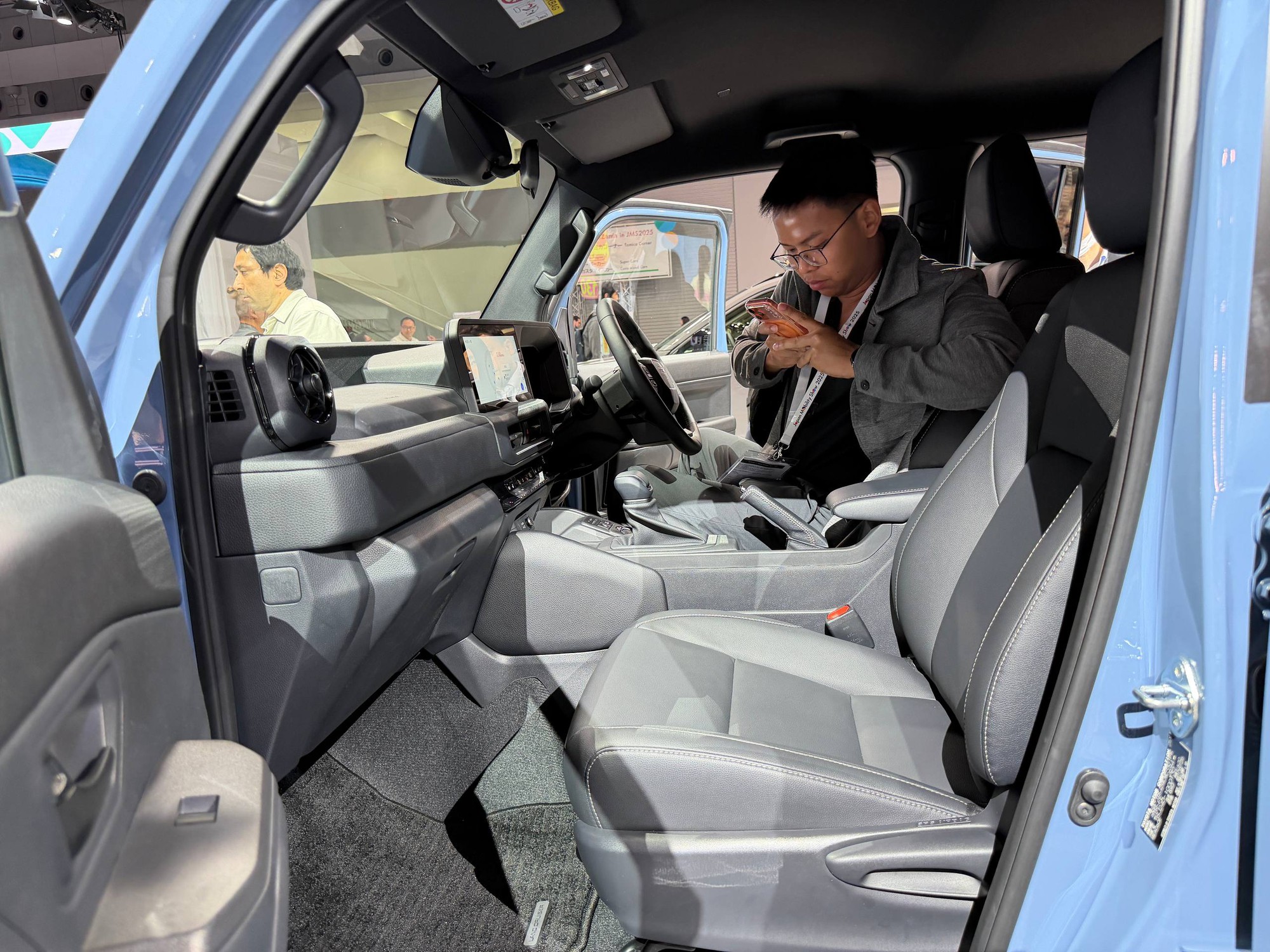 ‘Toyota Land Cruiser FJ giá 1,2 tỷ thì thay luôn Fortuner, tạo sóng tại Việt Nam’- Ảnh 10. ‘Toyota Land Cruiser FJ giá 1,2 tỷ thì thay luôn Fortuner, tạo sóng tại Việt Nam’- Ảnh 10.