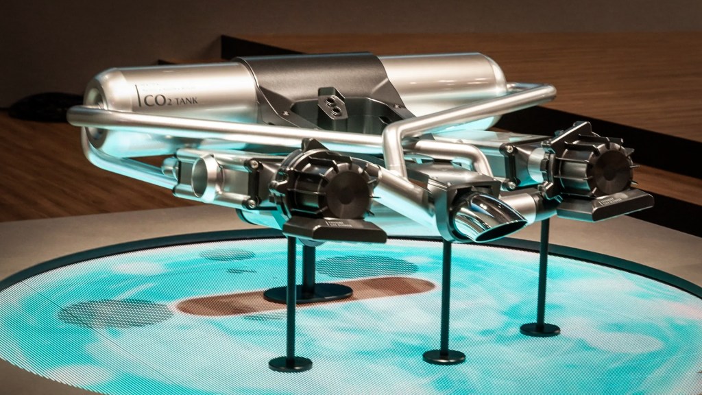 Kỹ sư Mazda vẽ ra một động cơ "khoa học viễn tưởng": chạy bằng nhiên liệu từ tảo, phát thải âm- Ảnh 2.