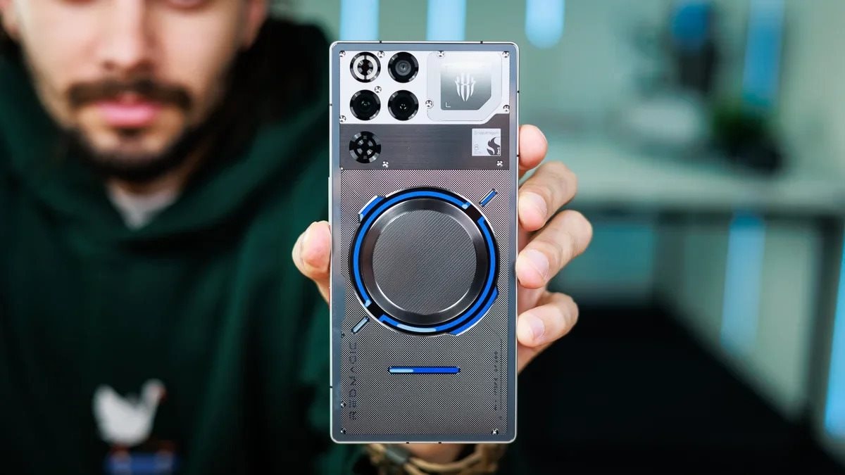 Chuyên gia review: "Lần đầu dùng thử chiếc điện thoại pin 7.500mAh này, tôi quên luôn cả việc cắm sạc"- Ảnh 4.