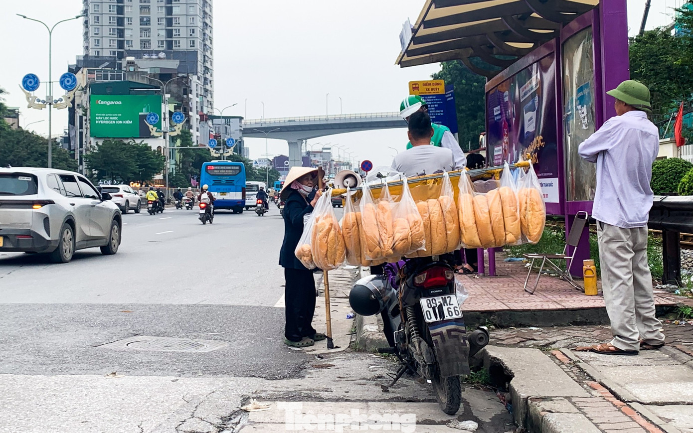 Muôn kiểu chiêu trò che biển né ‘mắt thần’ AI trên đường phố Hà Nội- Ảnh 12.