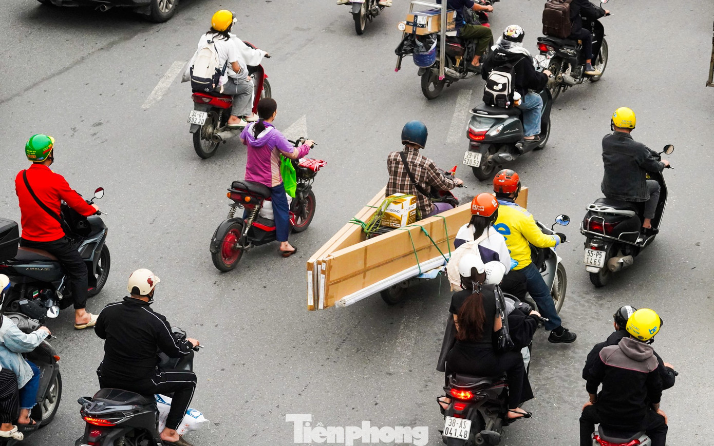 Muôn kiểu chiêu trò che biển né ‘mắt thần’ AI trên đường phố Hà Nội- Ảnh 17.