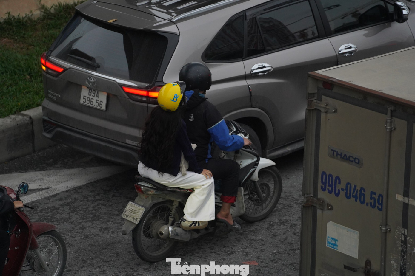 Muôn kiểu chiêu trò che biển né ‘mắt thần’ AI trên đường phố Hà Nội- Ảnh 7.