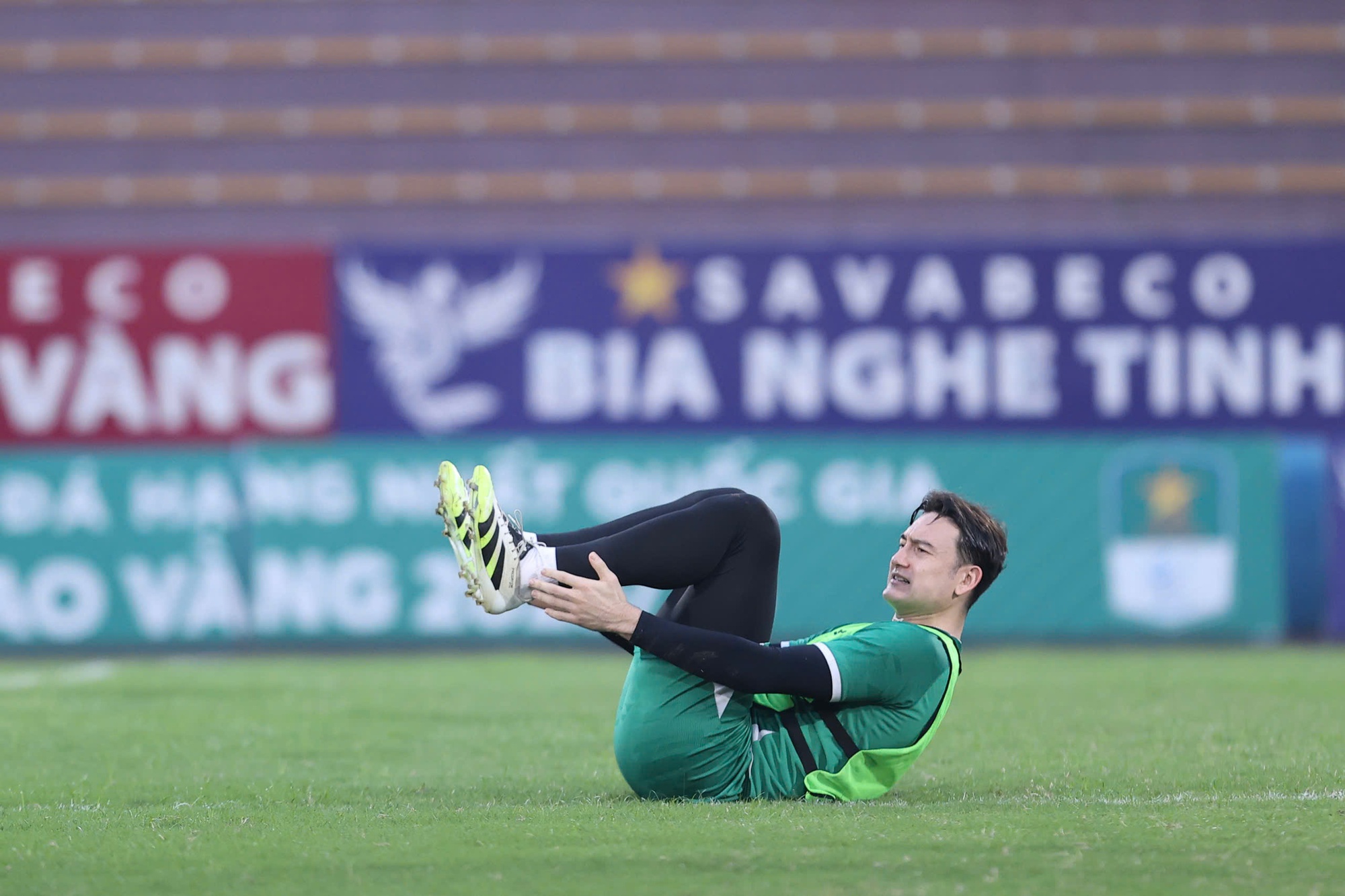 Văn Lâm lại chấn thương- Ảnh 1. Văn Lâm lại chấn thương- Ảnh 1.