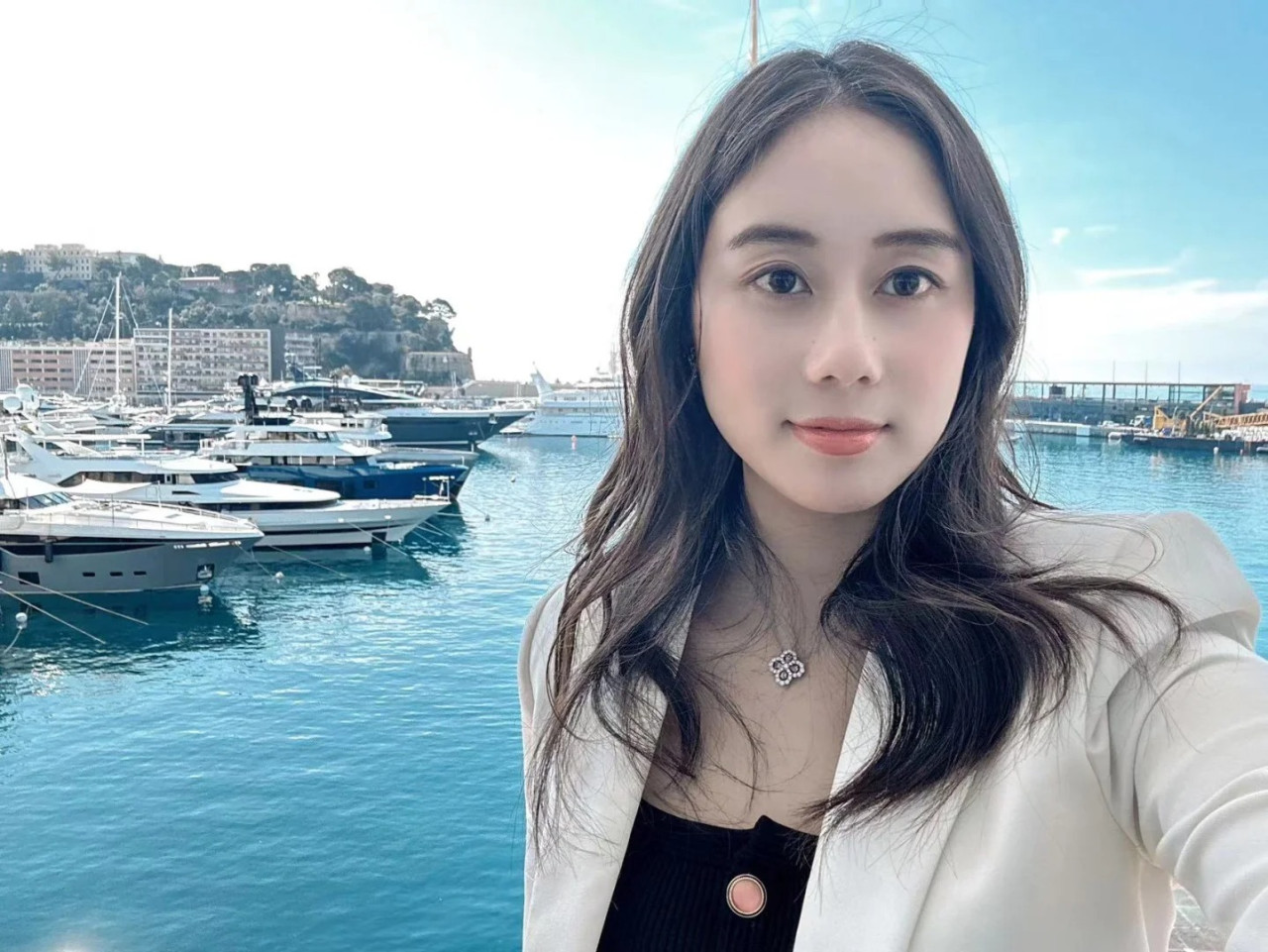 Chân dung cô giáo tiểu học có hơn tài sản 2.000 tỷ- Ảnh 3. Chân dung cô giáo tiểu học có hơn tài sản 2.000 tỷ- Ảnh 3.