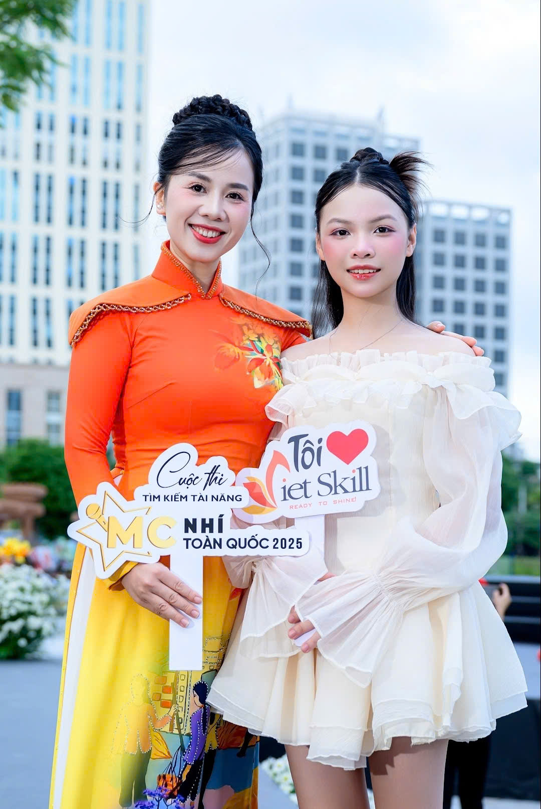 Từ người dẫn chuyện tr&ecirc;n s&acirc;n khấu đến người thắp lửa tự tin trong cuộc sống- Ảnh 2.