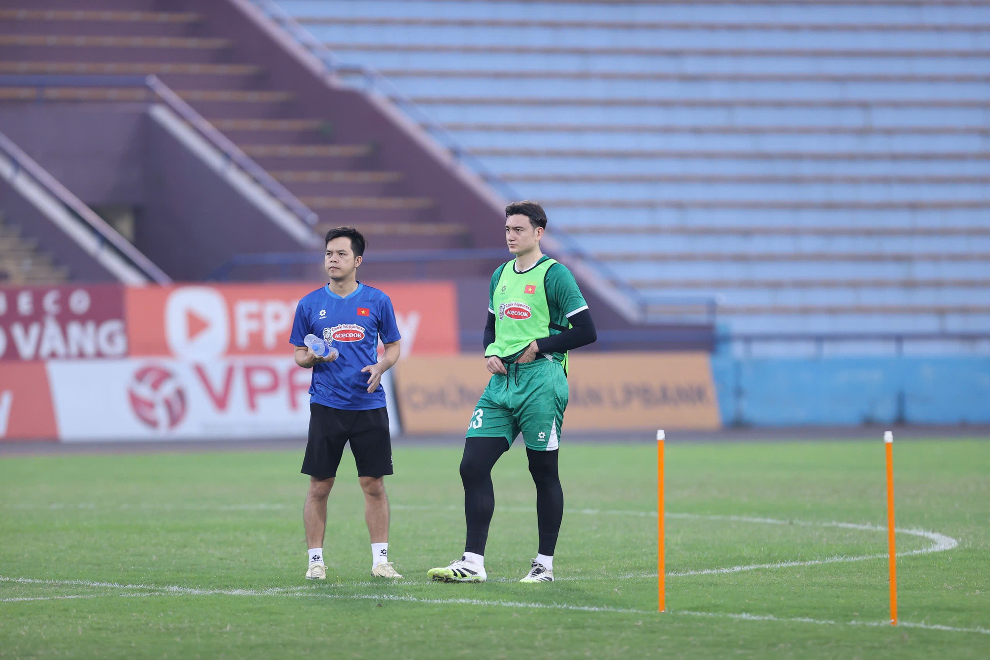 Văn Lâm lại chấn thương- Ảnh 6. Văn Lâm lại chấn thương- Ảnh 6.