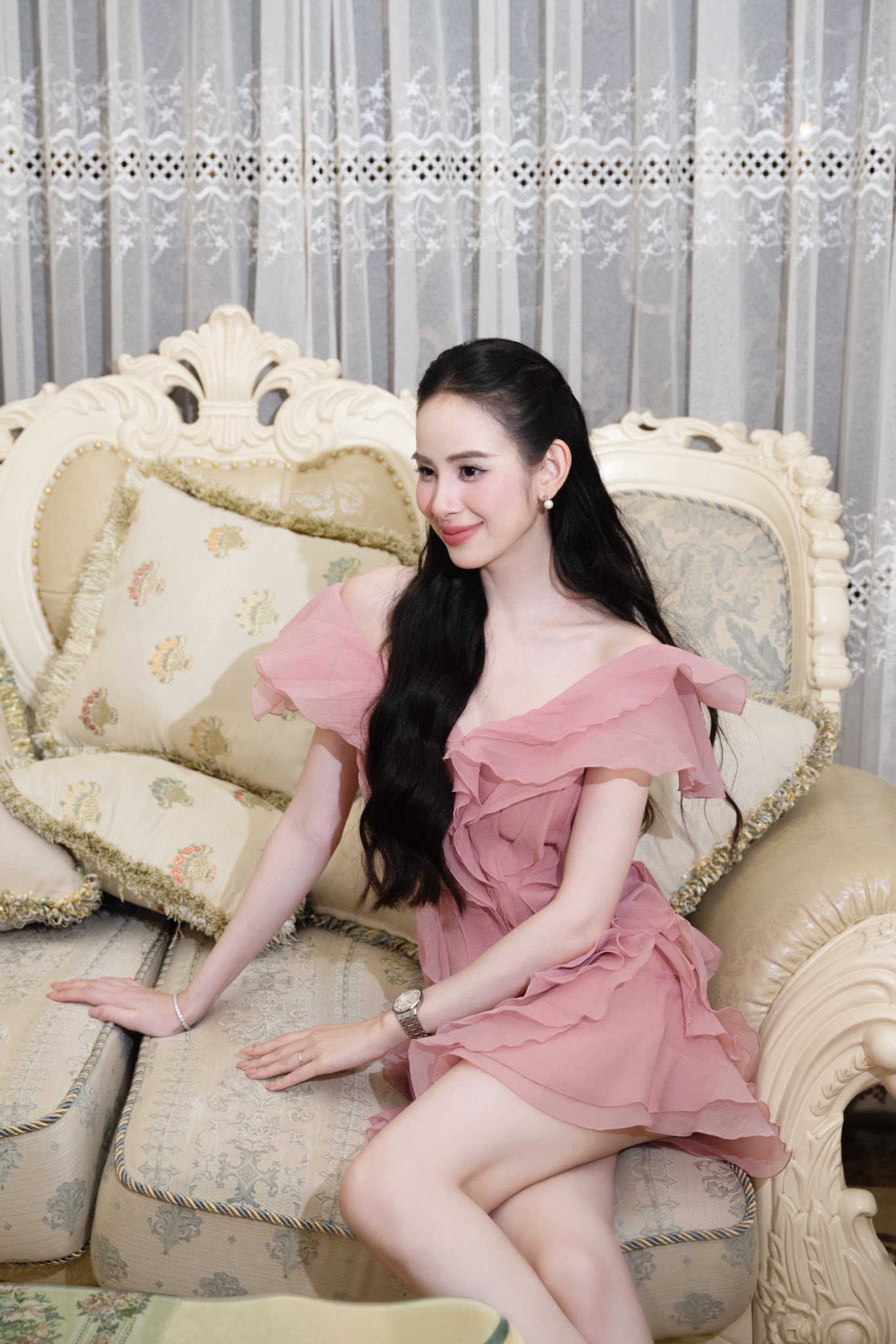 Bên trong biệt thự xa hoa Hương Liên sống trước khi về làm dâu cựu Chủ tịch tập đoàn- Ảnh 3. Bên trong biệt thự xa hoa Hương Liên sống trước khi về làm dâu cựu Chủ tịch tập đoàn- Ảnh 3.