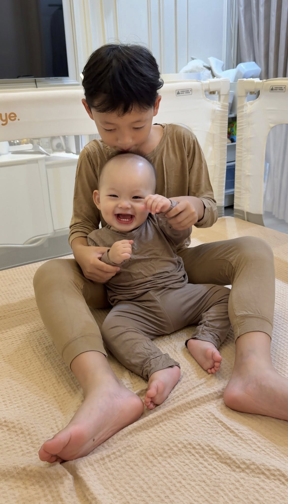 Hạnh phúc viên mãn: Hotmom Ly Kute khoe tin vui mang thai bé thứ 3- Ảnh 6. Hạnh phúc viên mãn: Hotmom Ly Kute khoe tin vui mang thai bé thứ 3- Ảnh 6.