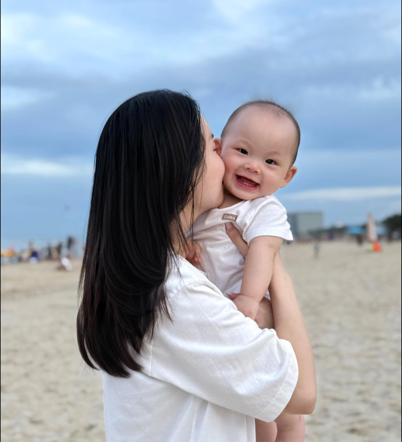 Hạnh phúc viên mãn: Hotmom Ly Kute khoe tin vui mang thai bé thứ 3- Ảnh 5. Hạnh phúc viên mãn: Hotmom Ly Kute khoe tin vui mang thai bé thứ 3- Ảnh 5.