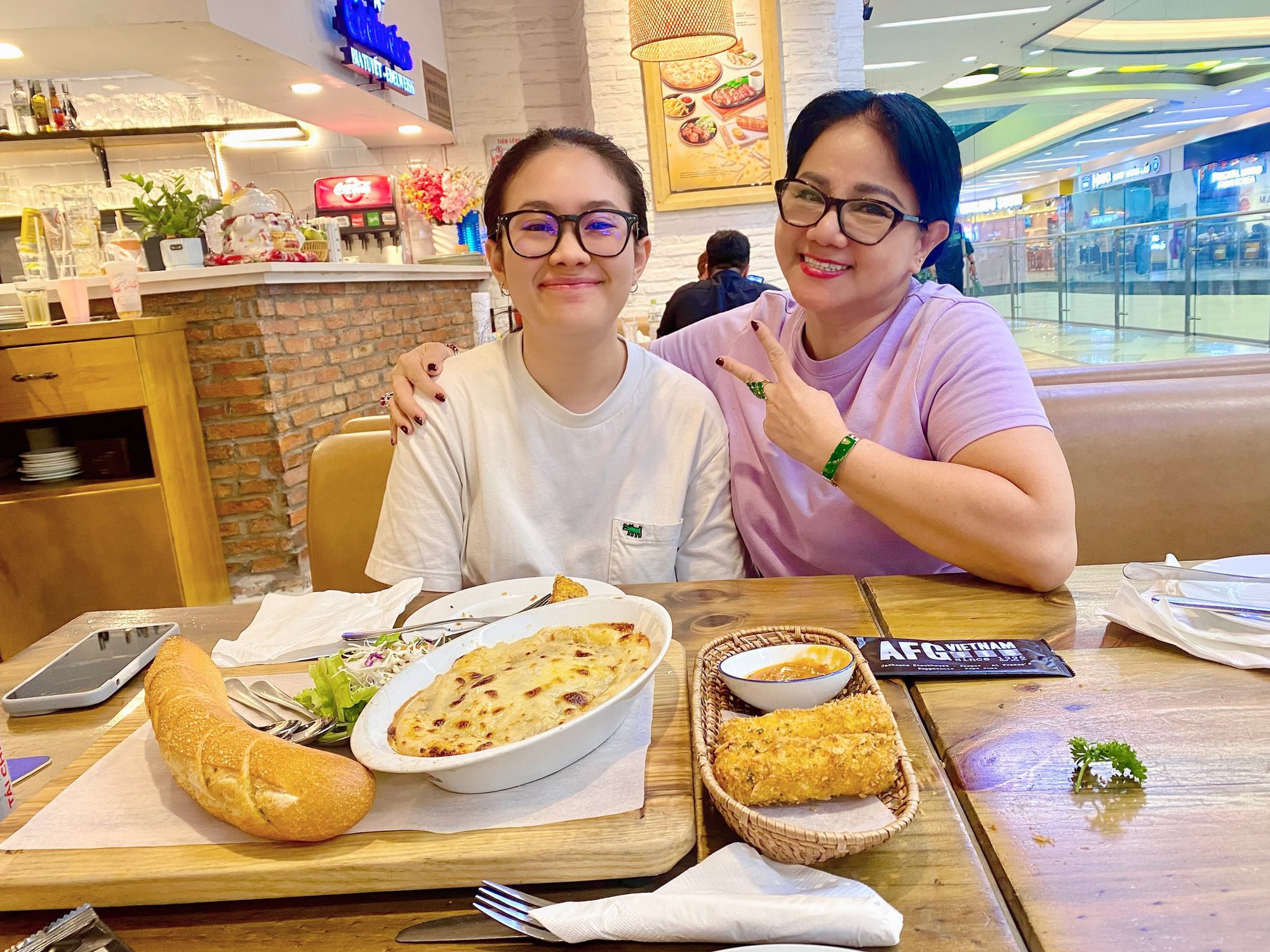 "Nữ hoàng cát-xê" thập niên 90, tiền trải đầy nhà, 3 lần đổ vỡ tình cảm: Tuổi 61 sống an yên một mình- Ảnh 5.