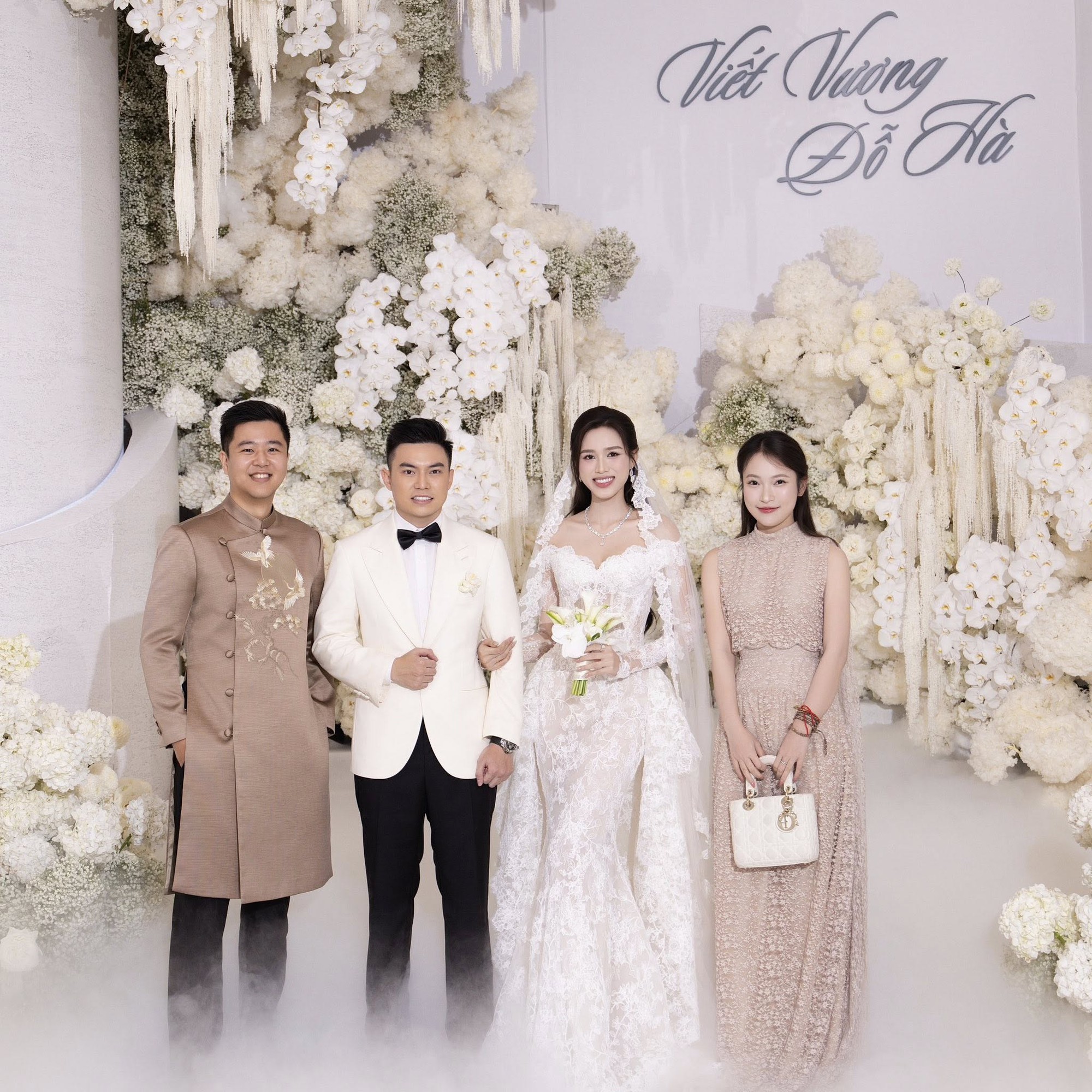 Khánh Vy và chuyện hẹn hò: Vì sao cứ luôn dậy sóng?- Ảnh 4. Khánh Vy và chuyện hẹn hò: Vì sao cứ luôn dậy sóng?- Ảnh 4.