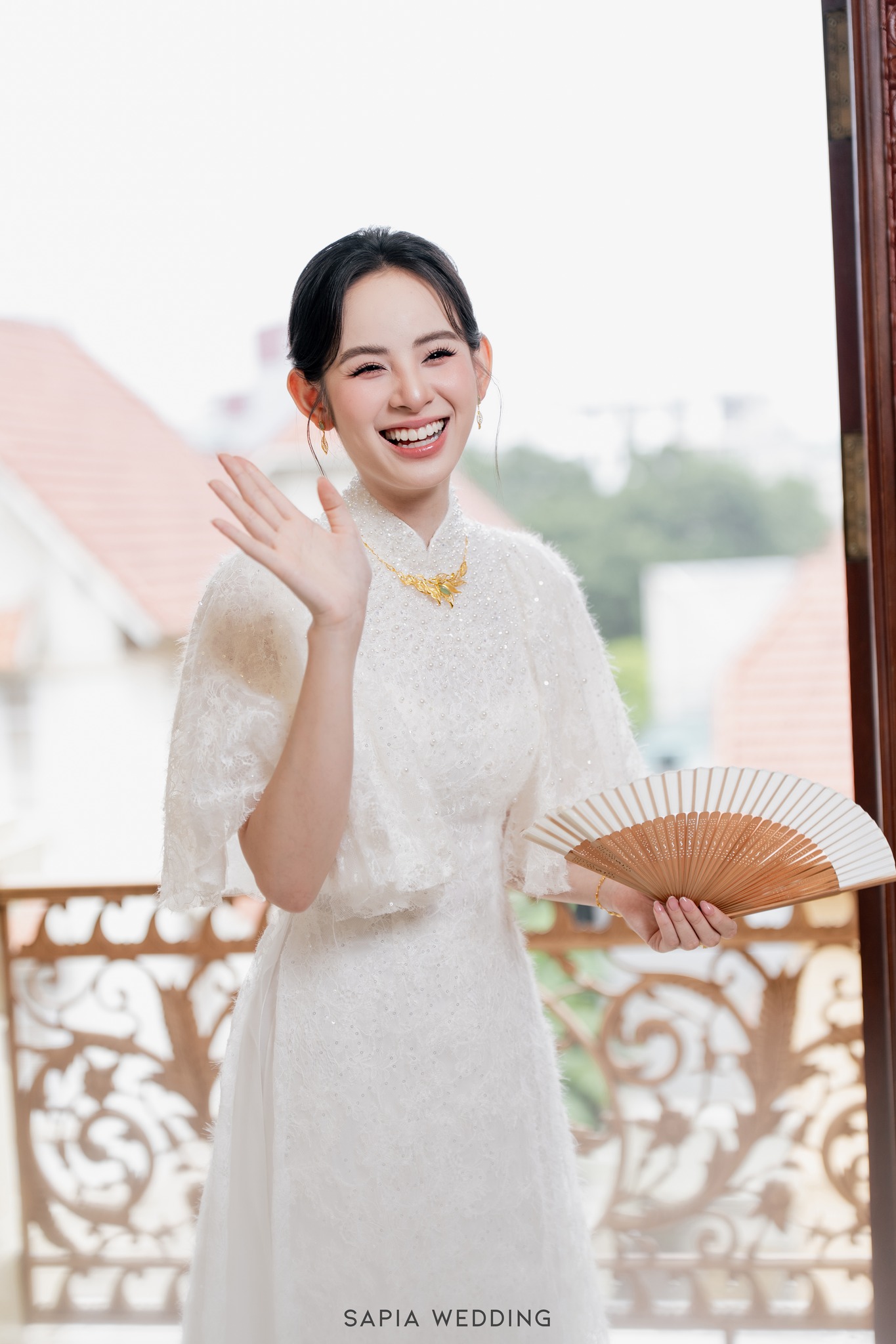 Chân dung thiếu gia Việt cưới mỹ nhân có "nụ cười triệu view" hot nhất hôm nay- Ảnh 2. Chân dung thiếu gia Việt cưới mỹ nhân có "nụ cười triệu view" hot nhất hôm nay- Ảnh 2.