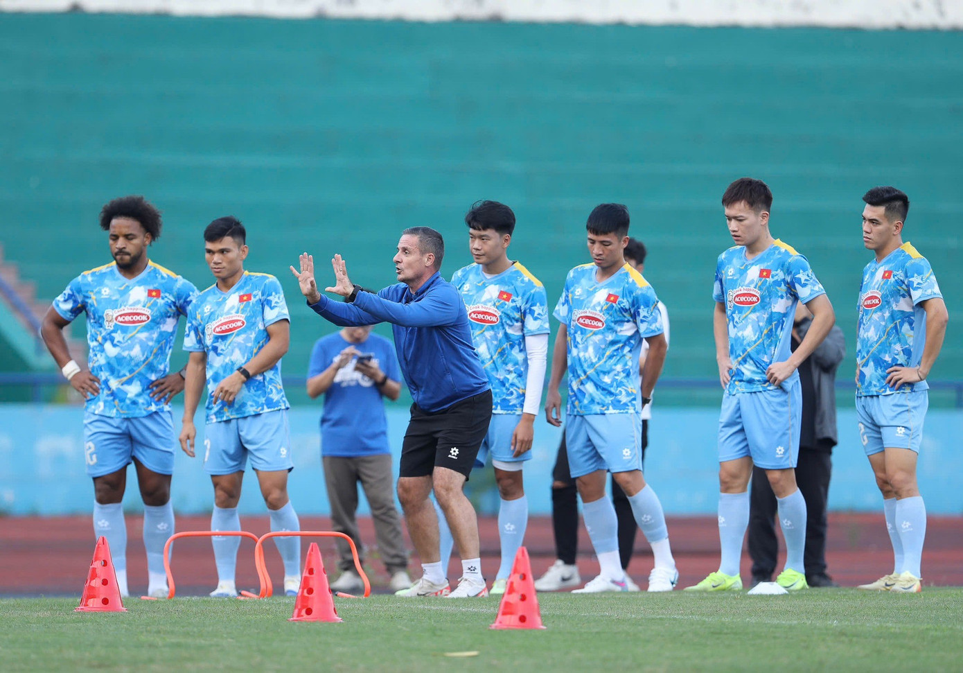 Đội tuyển Việt Nam tổn thất lớn trước khi sang Lào- Ảnh 1.
