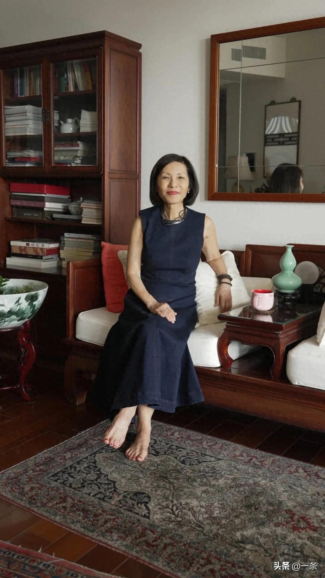 Bán đồ nội thất được 700 tỷ đồng, người phụ nữ U70 tận hưởng cuộc sống 1 mình trong căn nhà 100m2 ở thành phố “tấc đất tấc vàng”- Ảnh 2.