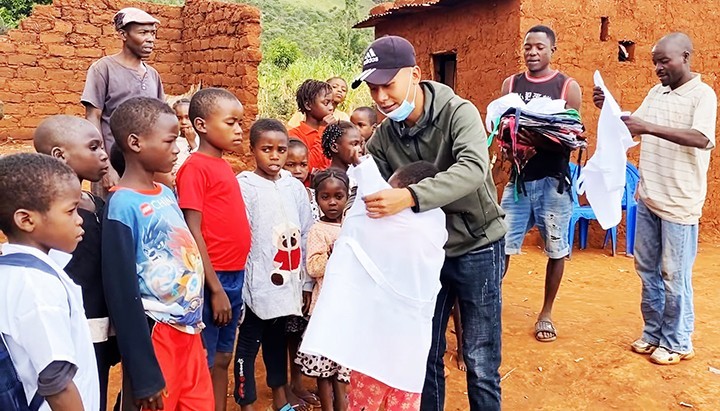 Hoạt động thiện nguyện có giúp Quang Linh, Hằng Du Mục được giảm án?- Ảnh 1. Hoạt động thiện nguyện có giúp Quang Linh, Hằng Du Mục được giảm án?- Ảnh 1.