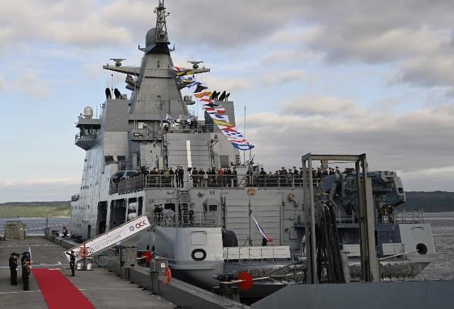 T&agrave;u tuần tra ph&aacute; băng Ivan Papanin khai hỏa ở Biển Barents- Ảnh 2.