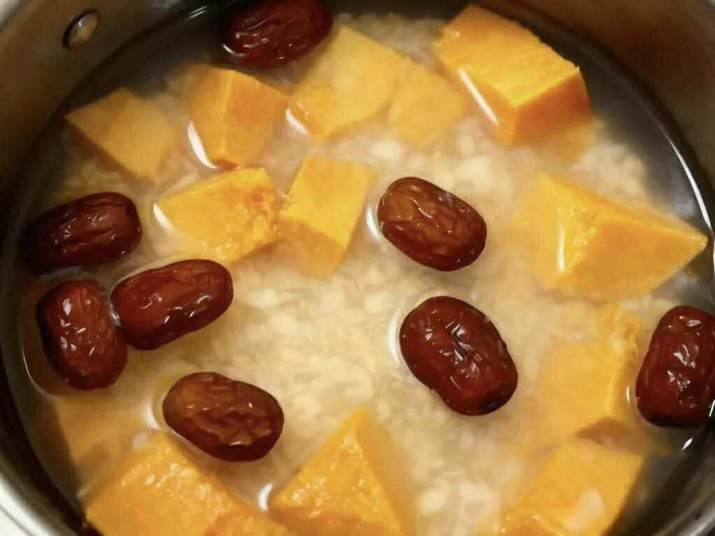 Uống 4,5kg sữa đậu nành không bằng 1 bát này: Phụ nữ trung niên và cao tuổi ăn thường xuyên thì tỳ vị dễ chịu, khí huyết càng tốt- Ảnh 2.