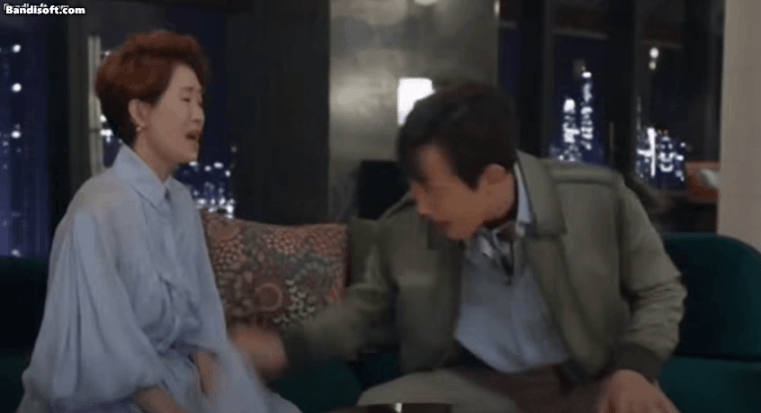 Ai cấm tài tử này đóng ngôn tình giùm với: 52 tuổi vẫn yêu đương sến sẩm, gọi đàn chị là mẹ mới rùng mình- Ảnh 2.