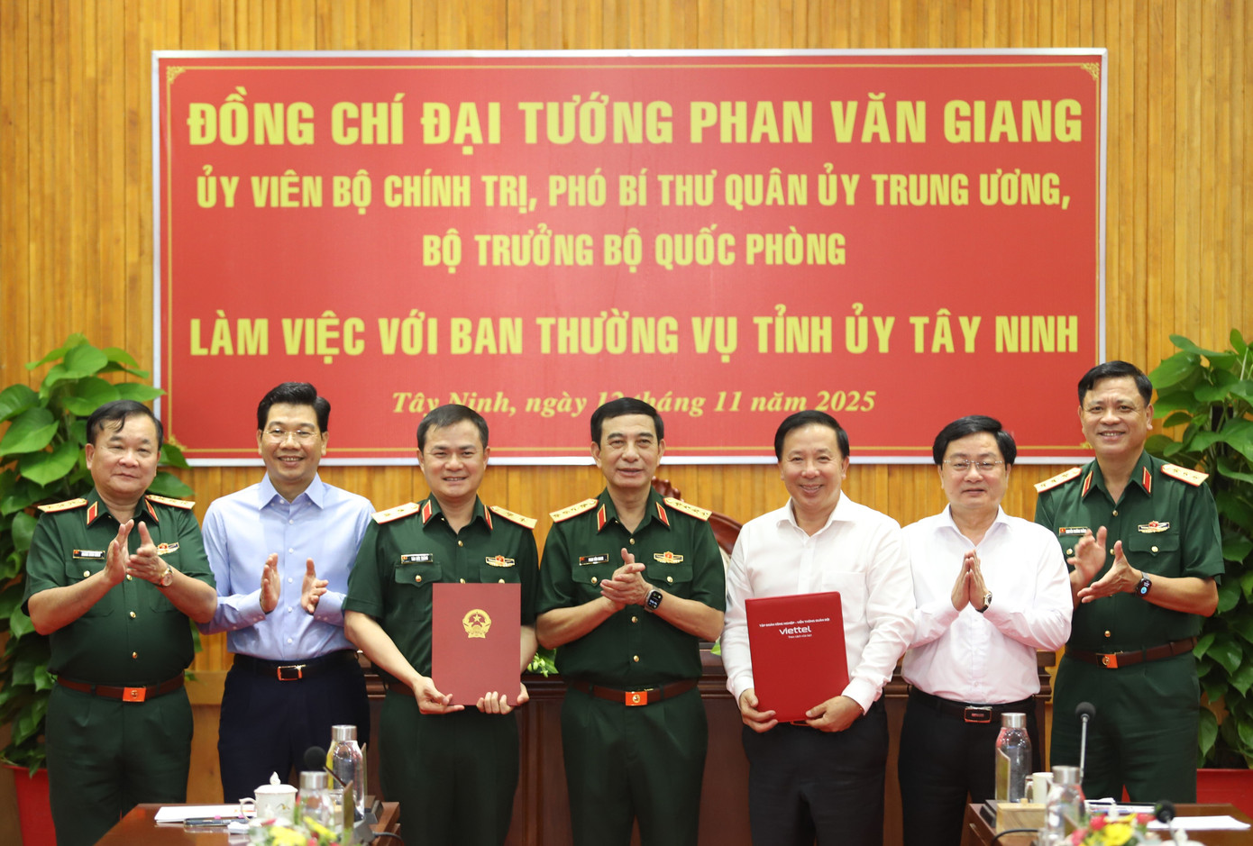 Bộ trưởng Quốc phòng Phan Văn Giang làm việc với Ban Thường vụ Tỉnh ủy Tây Ninh- Ảnh 4.