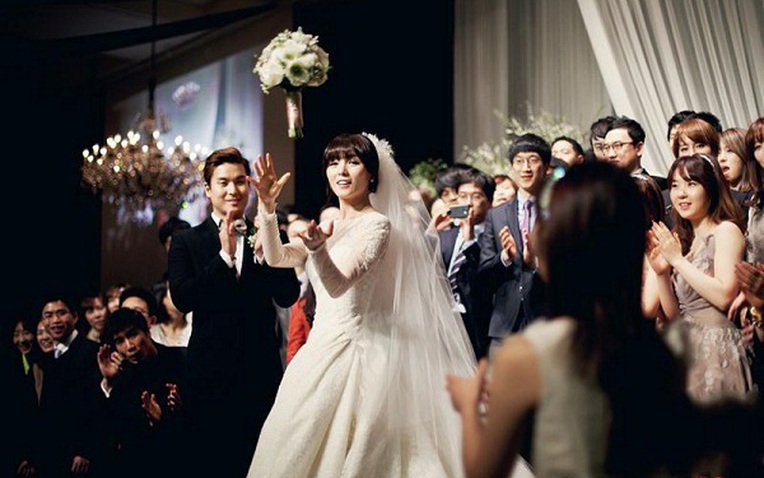 Người yêu cũ gửi thiệp cưới cho tôi, đến ngày dự tiệc tôi mới hiểu vì sao anh ấy nhất quyết mời- Ảnh 1.