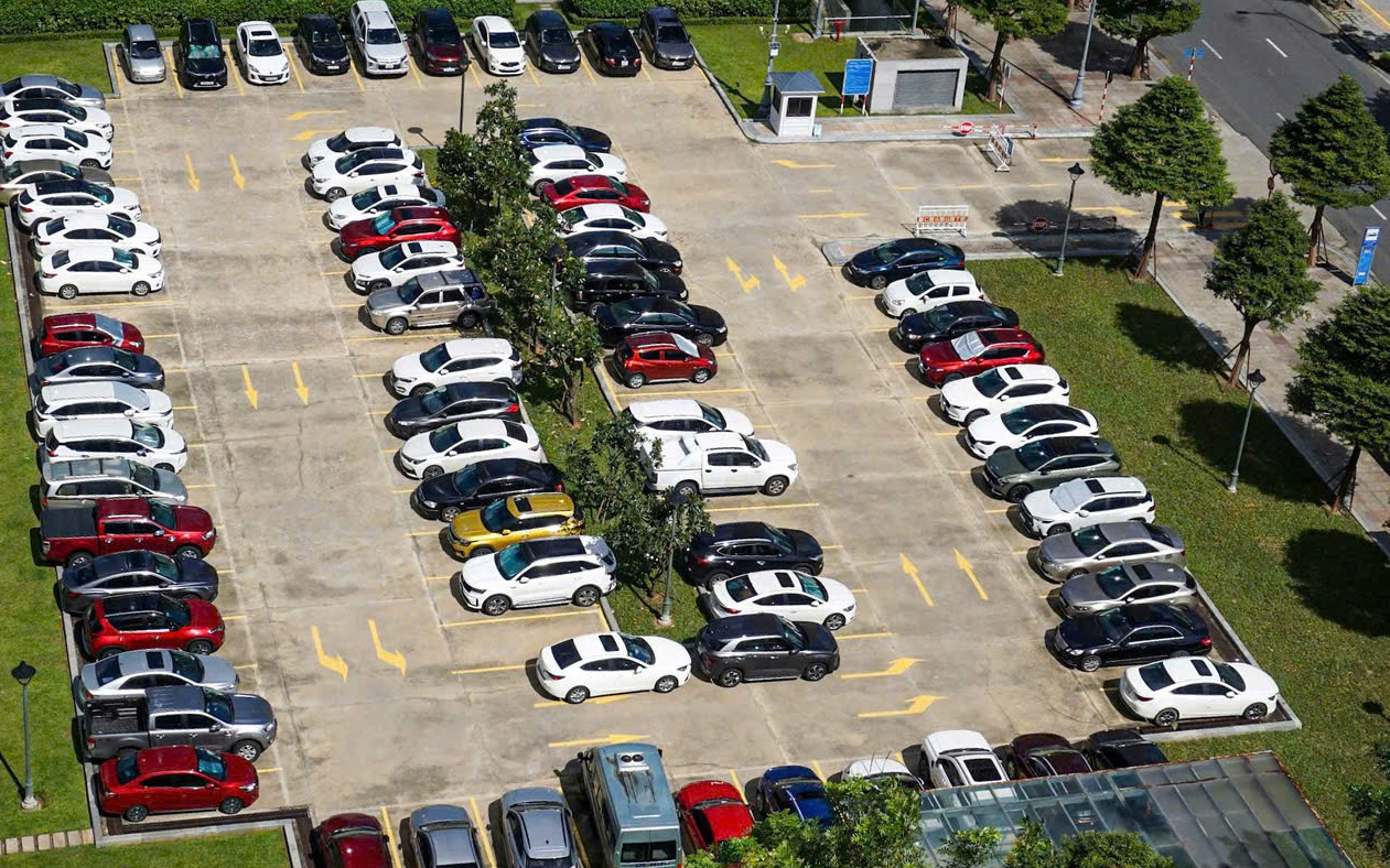 Đà Nẵng thanh lý 5 ô tô công, giá 15 triệu đồng/chiếc- Ảnh 1.