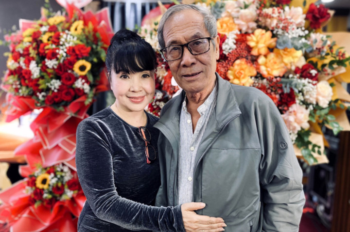 NSND Lan Hương 'Em bé Hà Nội': Cãi mẹ theo nghệ thuật, U70 viên mãn bên chồng- Ảnh 4.