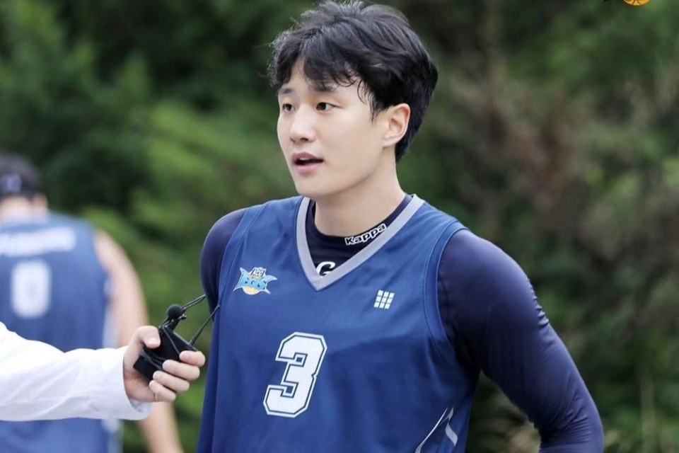 Nam thần bóng rổ bị người yêu cũ tố 