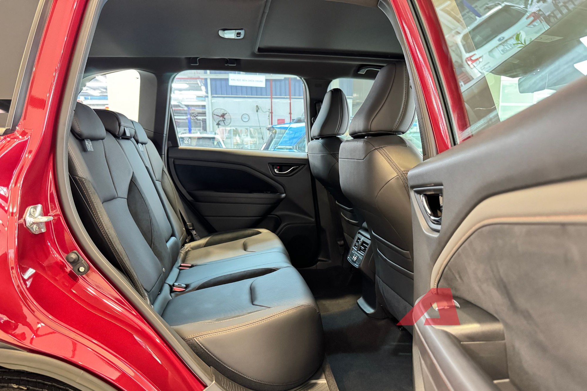 Chi tiết Subaru Forester 2025 vừa ra mắt Việt Nam: Nhập khẩu Nhật Bản, m&aacute;y xăng 2.5L mới, n&acirc;ng cấp ADAS, gi&aacute; kh&oacute; rẻ- Ảnh 13.